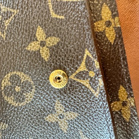 Alexandra Wallet Monogram converted Crossbody - Picture 17 of 17